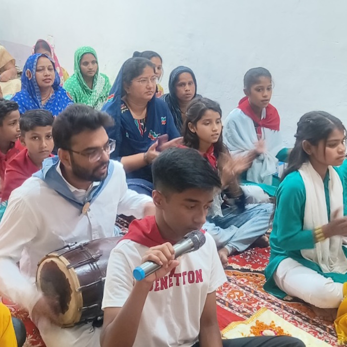 Bhajan By Balvikas Students at Rasoi Seva Kendra